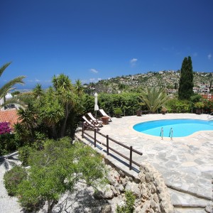 Uninterrupted Sea Views Over Coral Bay
